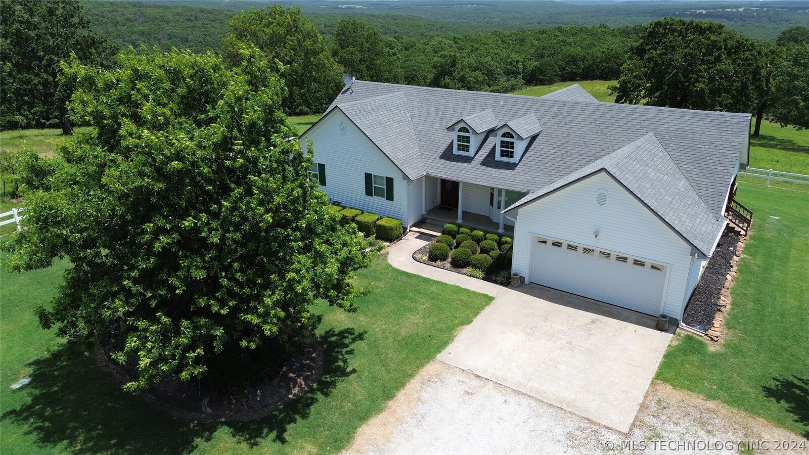 Property Photo:  101115 S 4530 Road  OK 74962