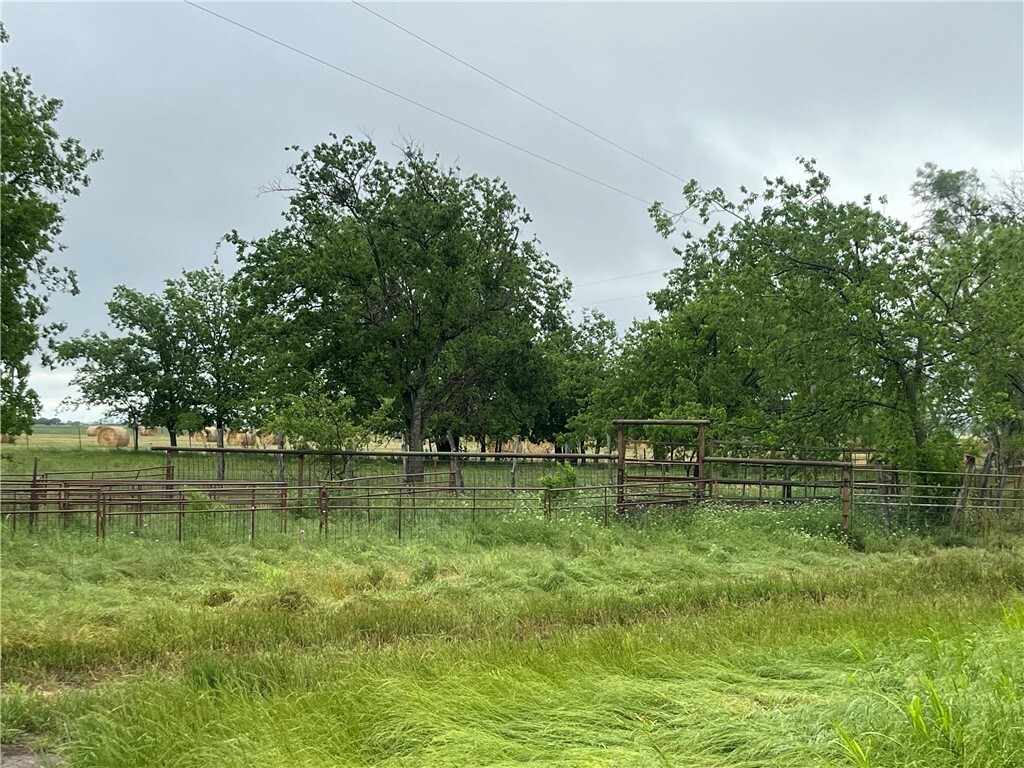 Property Photo:  8810 W Schlee Street  TX 76870 