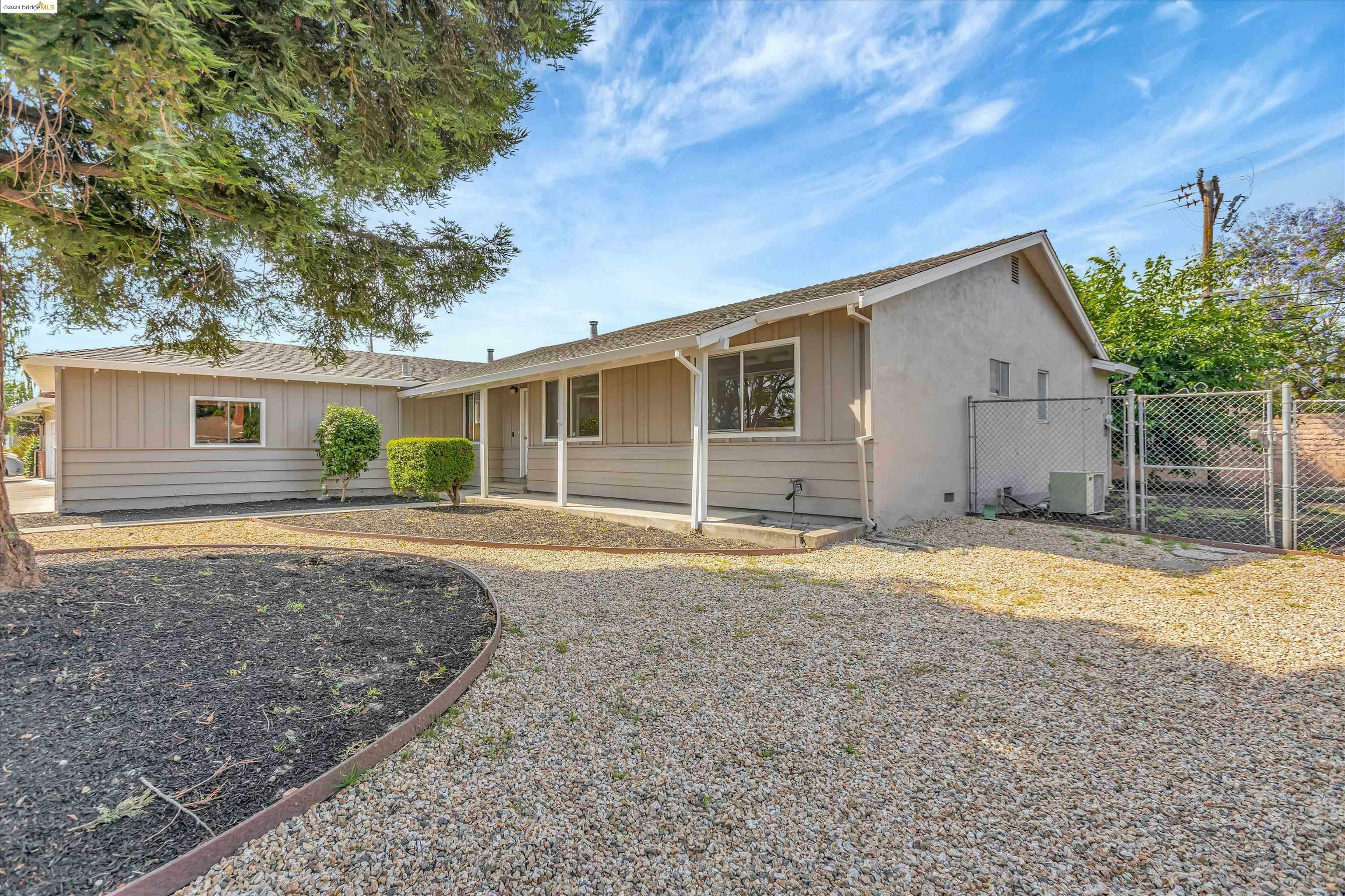 Property Photo:  4610 Regina Ln  CA 94521 