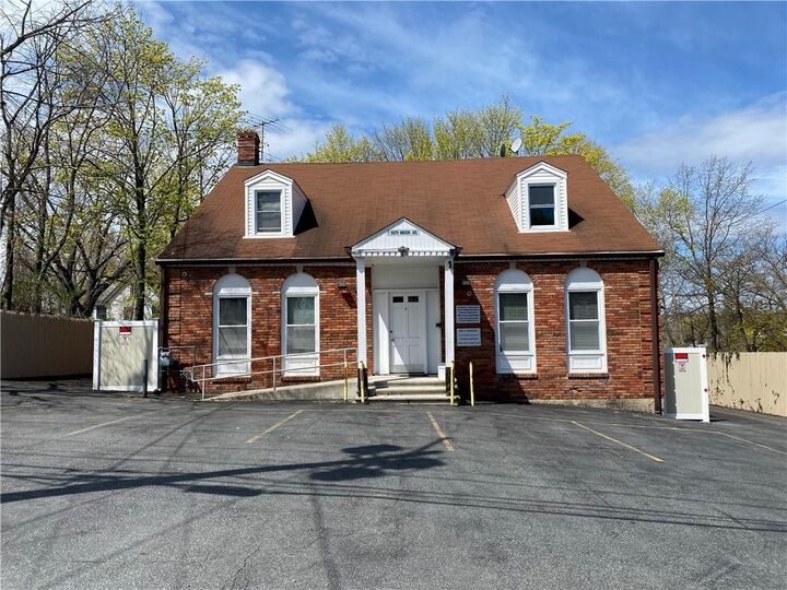 7 S Madison Avenue  Spring Valley NY 10977 photo
