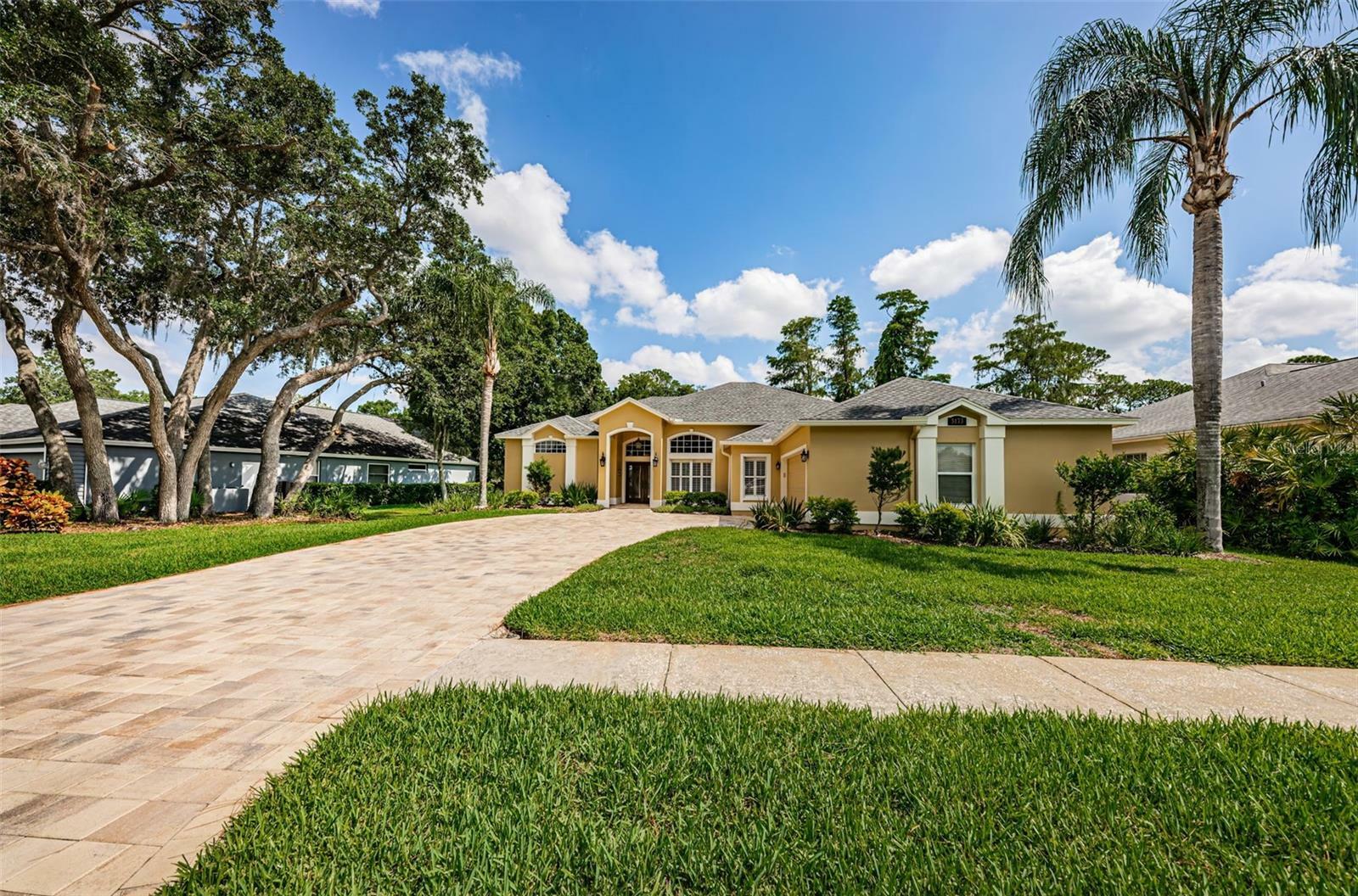 Property Photo:  5173 Hunters Drive  FL 34677 