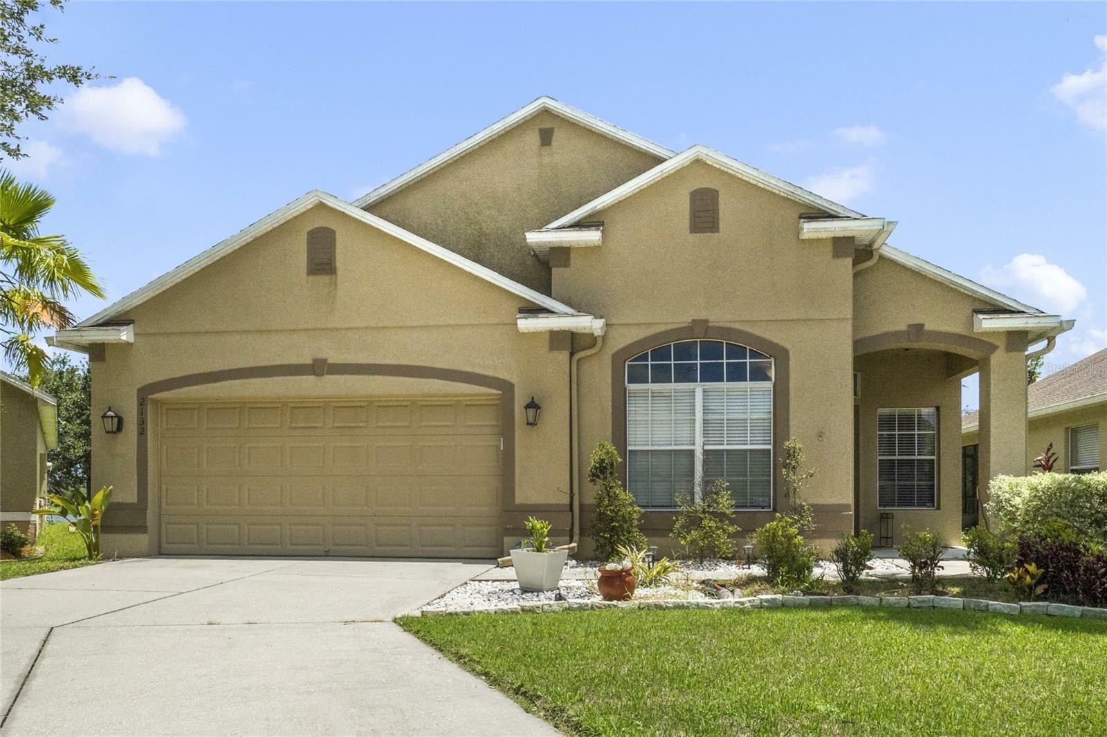 Property Photo:  2132 Darlin Circle  FL 32820 