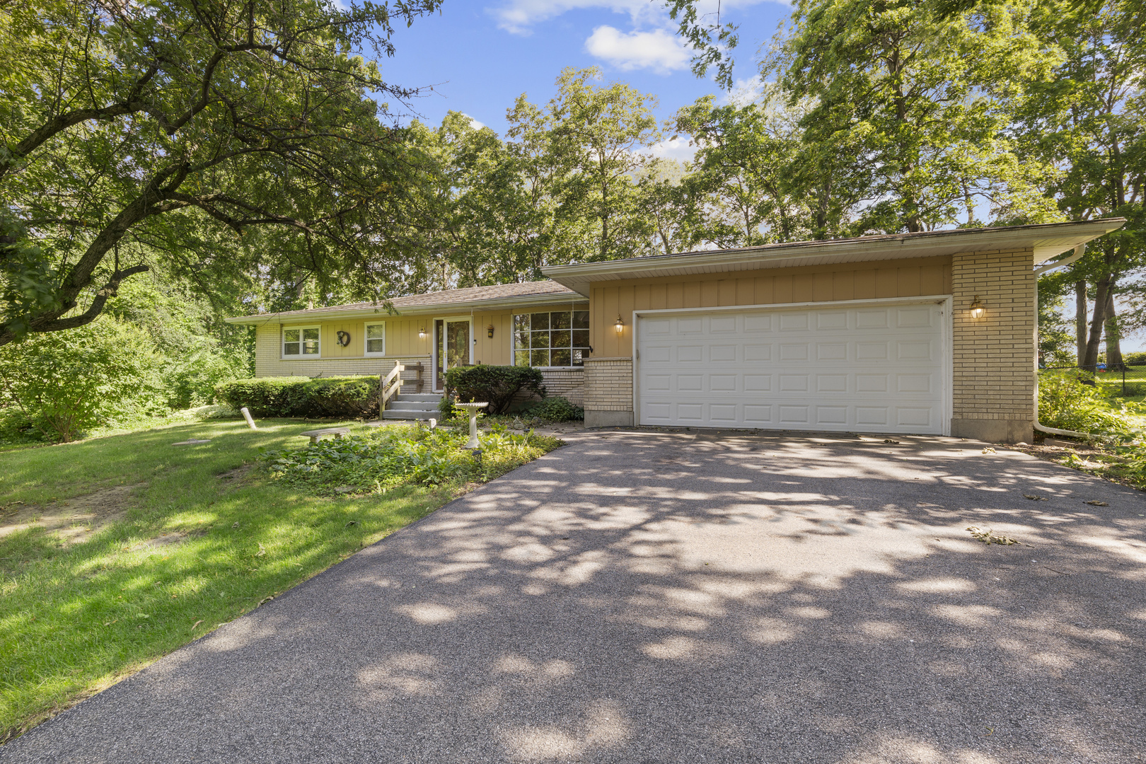 Property Photo:  3879 Silver Fox Drive  IL 61008 