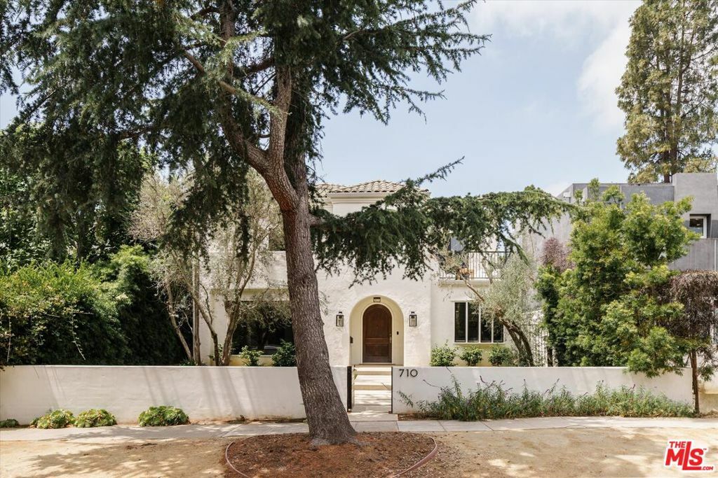 Property Photo: 710 22nd Street CA 90402