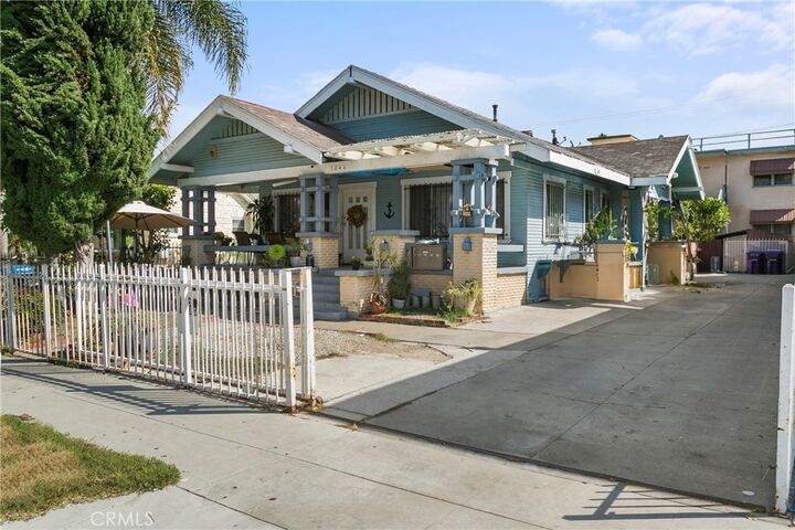 Property Photo:  1044 Cedar Avenue  CA 90813