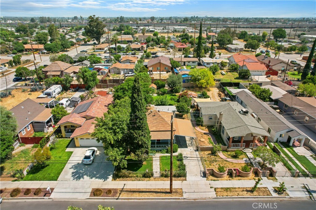 Property Photo:  337 E O Street  CA 92324 