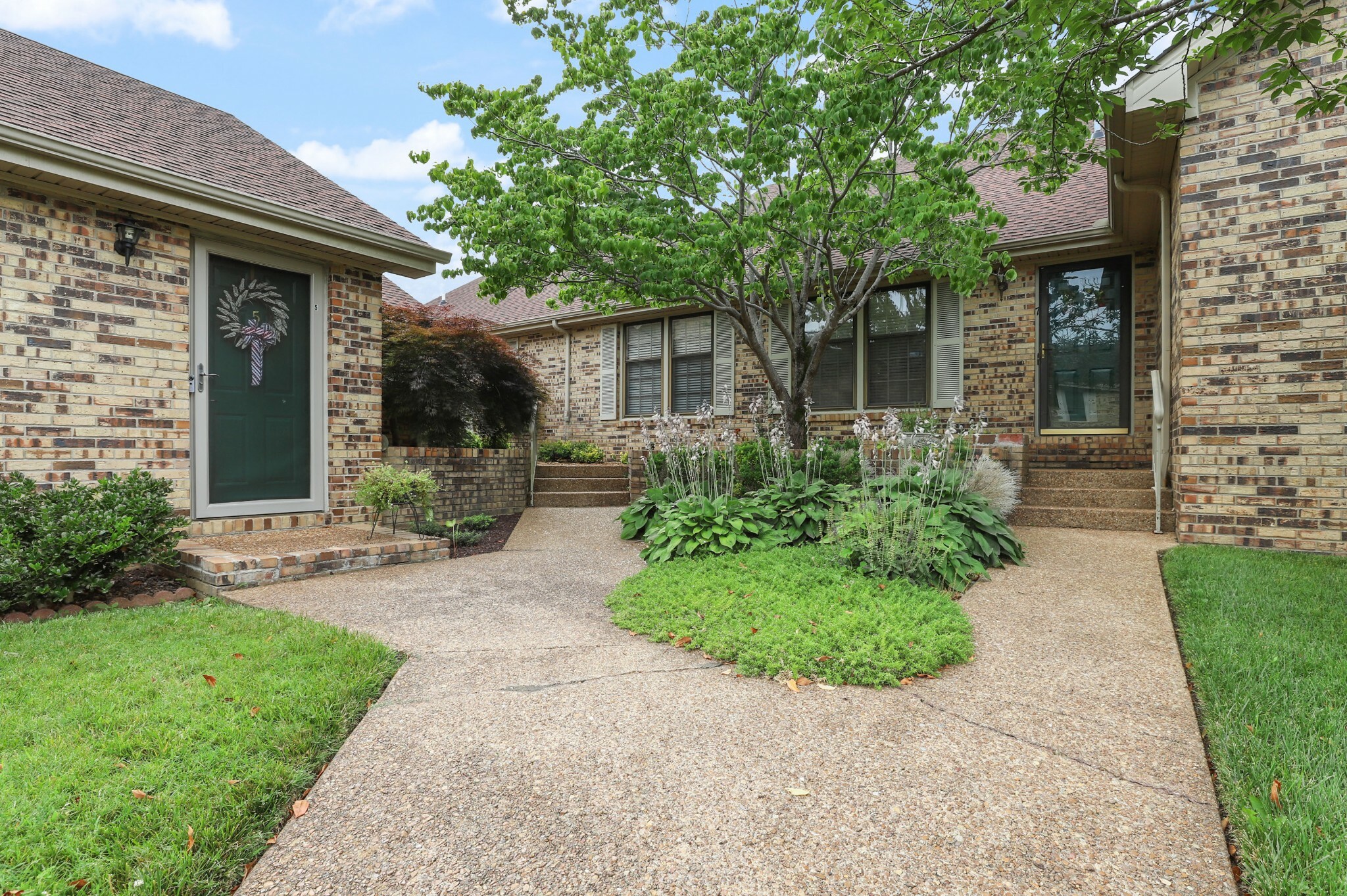 Property Photo: 710 W College St 6 TN 37055