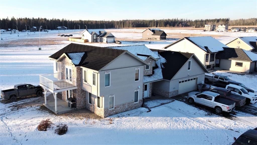 Property Photo:  1506 42 Street  AB T7E 0A5 