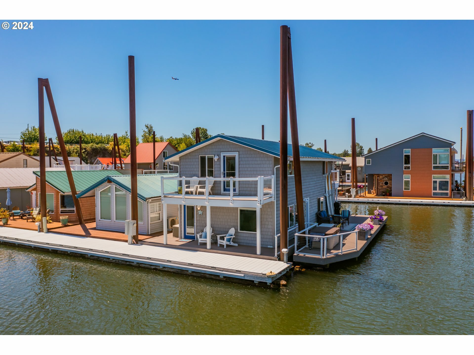 Property Photo: 19609 NE Marine Dr E 11 OR 97230