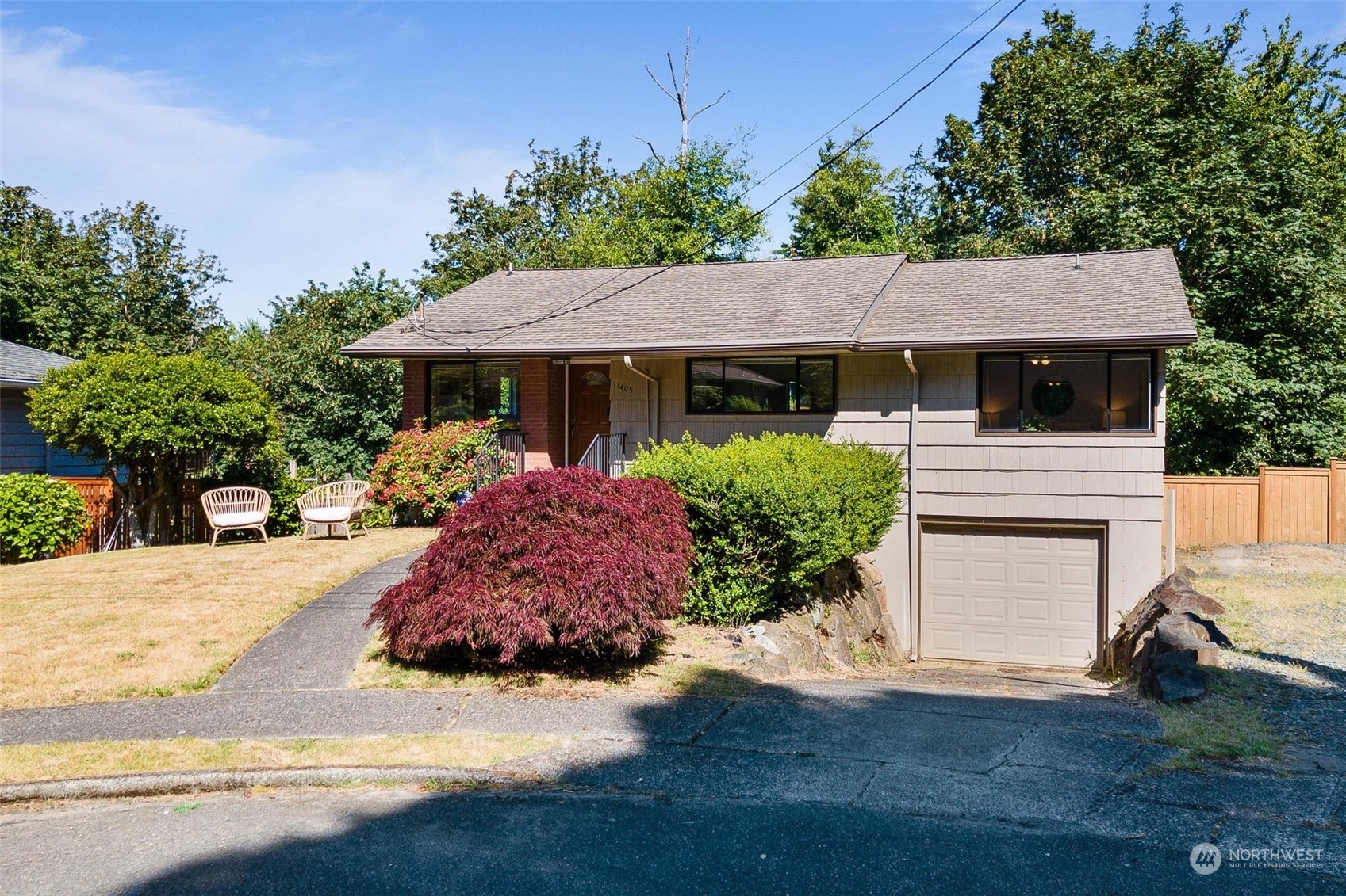 Property Photo:  11405 30th Place SW  WA 98146 