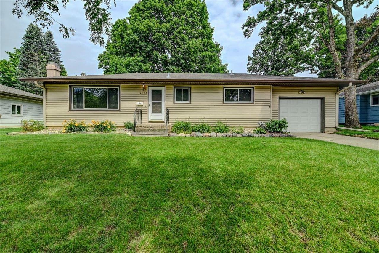 Property Photo:  4806 Hermsmeier Lane  WI 53714 