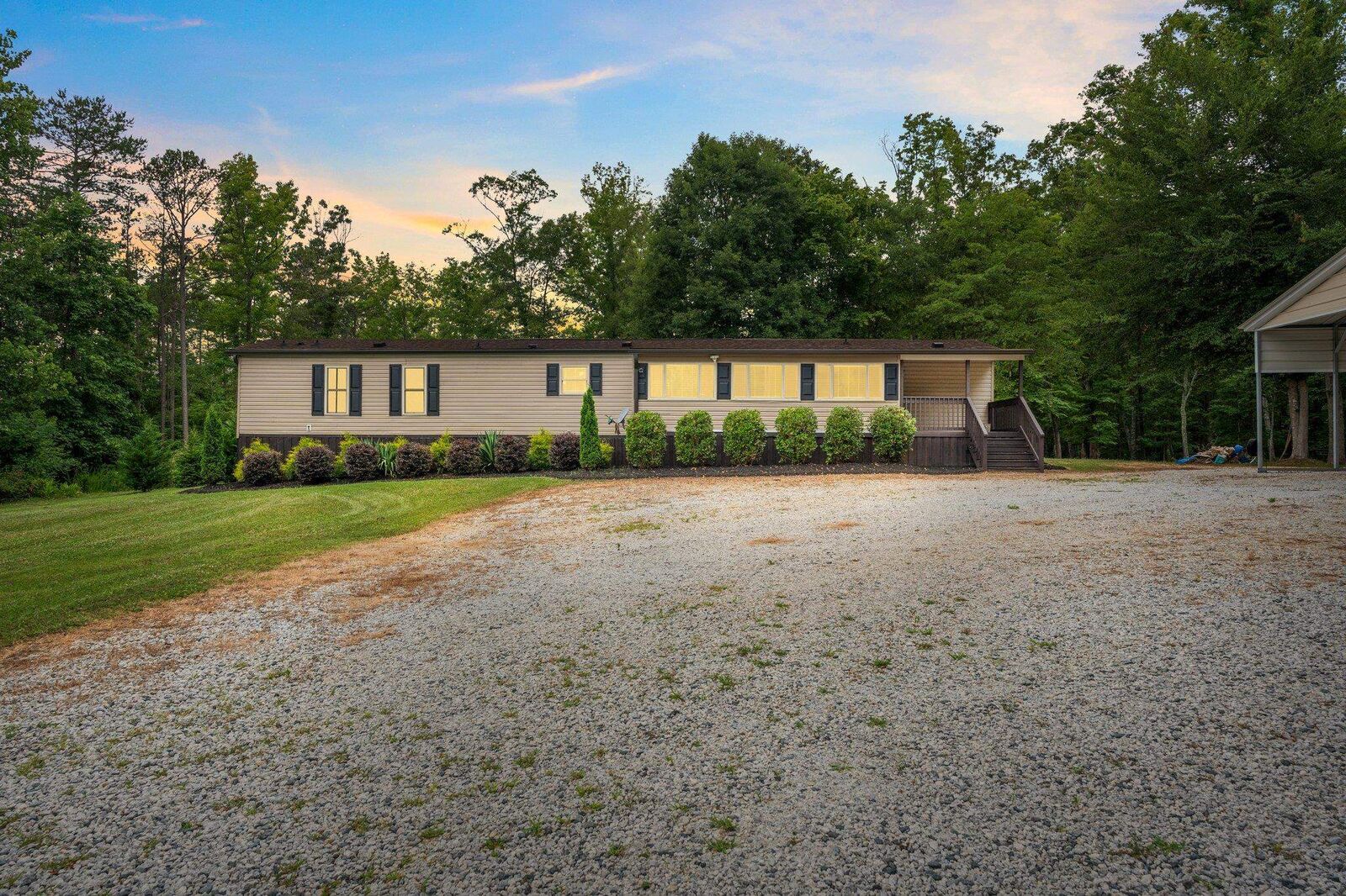 Property Photo:  71 Lodgeview Court  SC 29645 