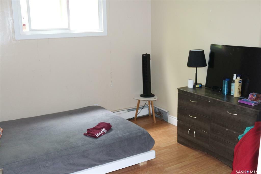 Property Photo:  327 S Avenue S  SK S7M 3A1 