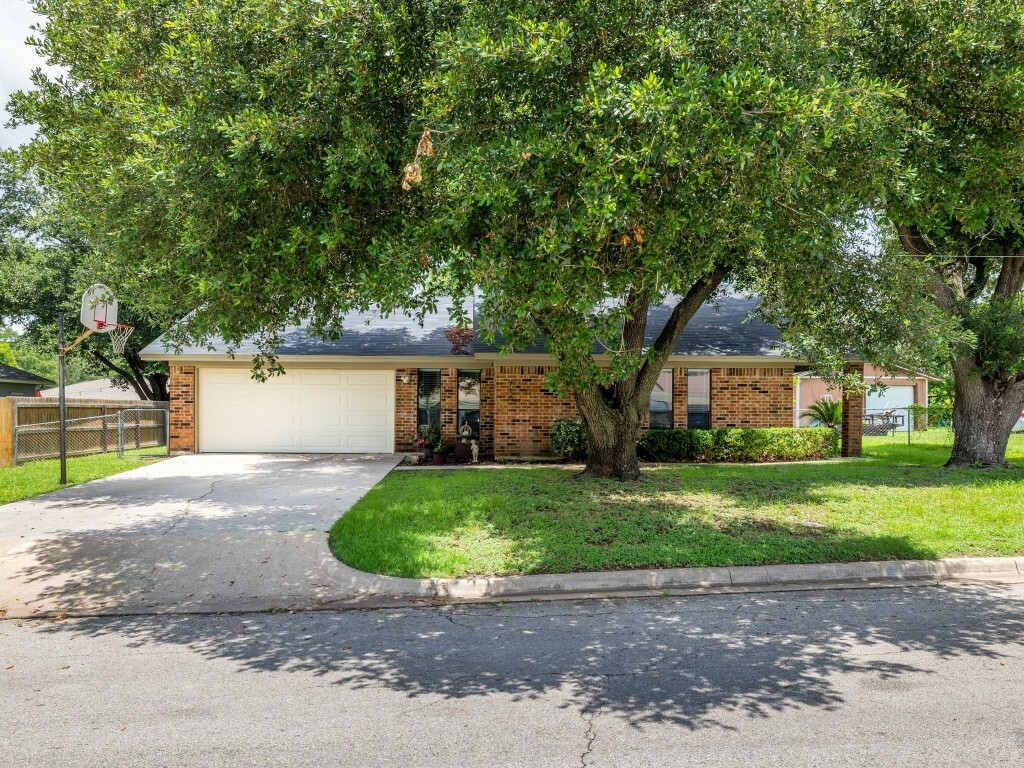 Property Photo:  710 Miller Street  TX 76567 