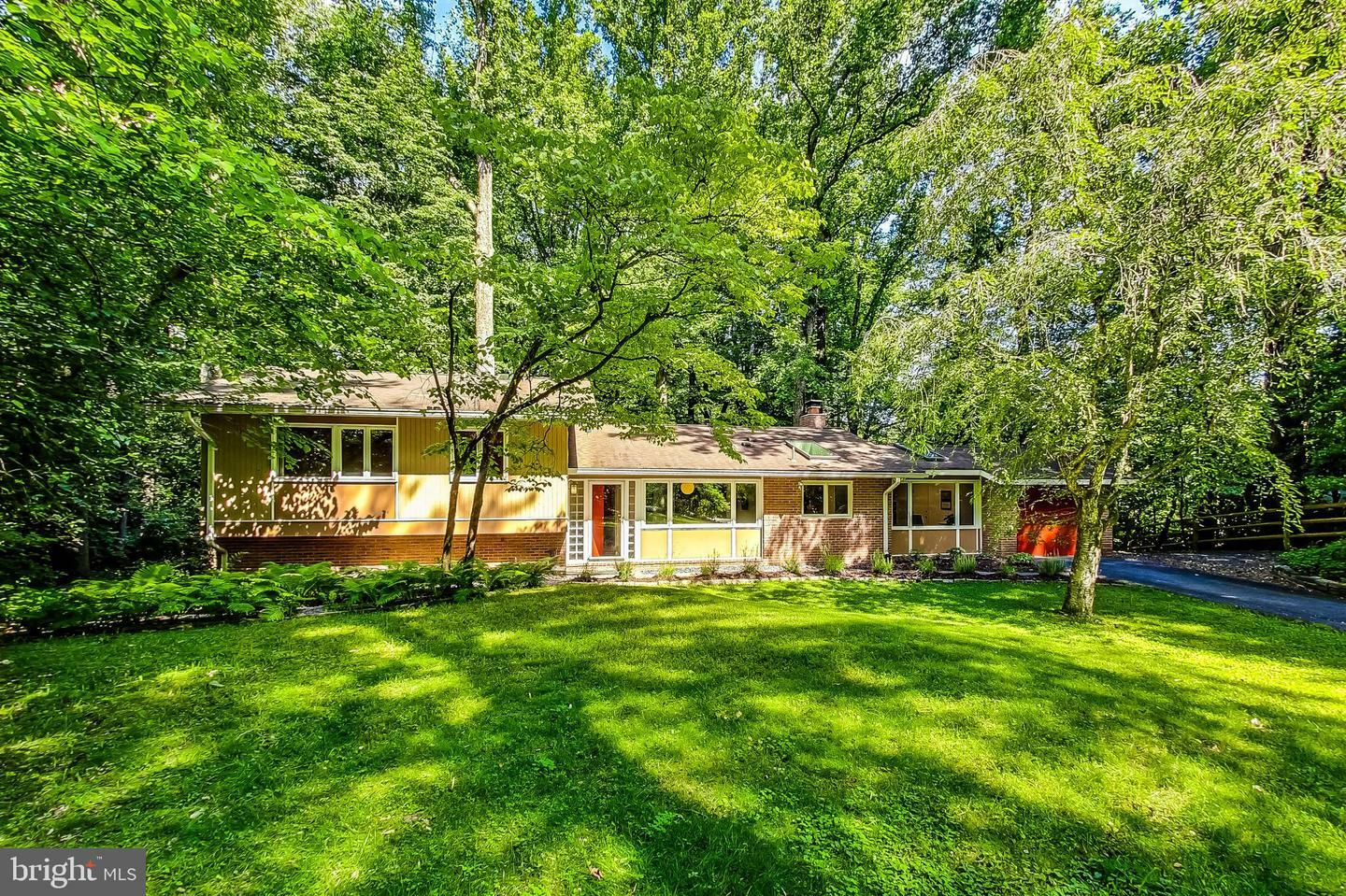 Property Photo: 8312 Still Spring Court MD 20817