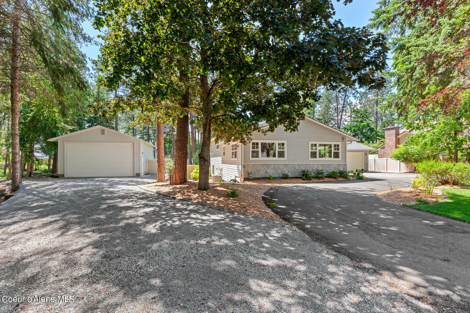 Property Photo:  9887 N Circle Dr  ID 83835 