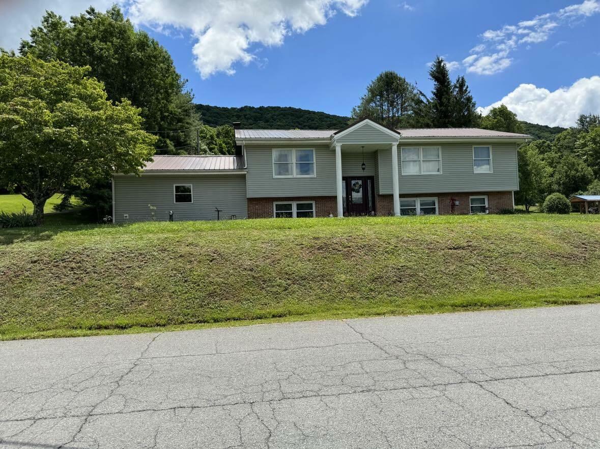 Property Photo:  381 Pennsylvania  WV 25962 