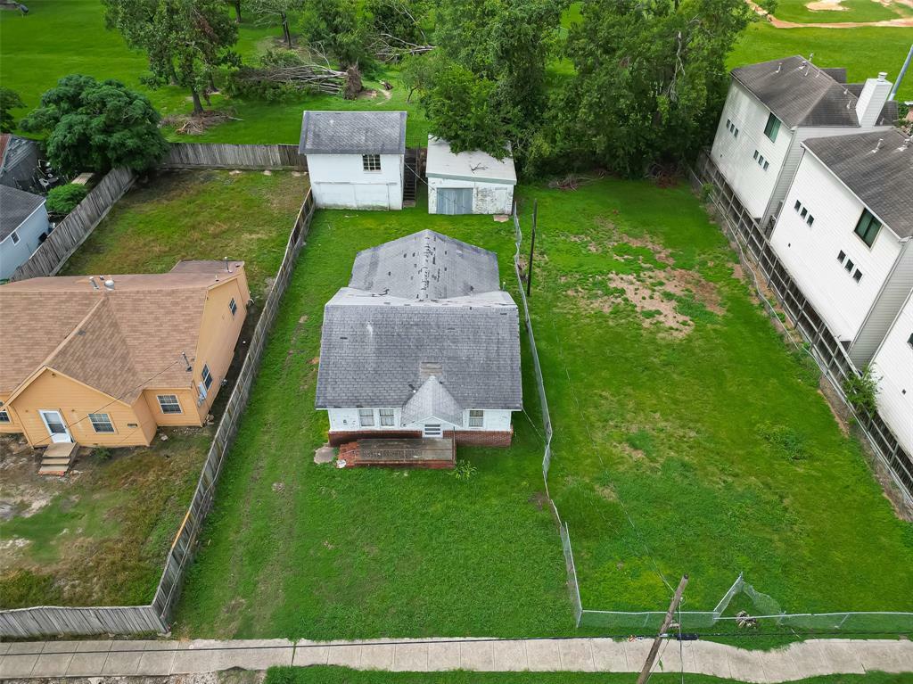 Property Photo:  5631 Larkin Street  TX 77007 