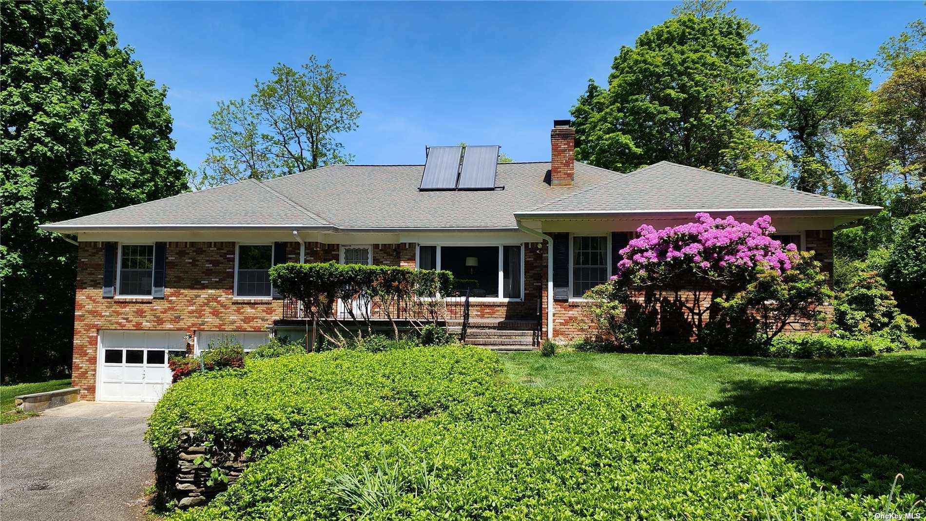 Property Photo:  141 Briarcliff Road  NY 11786 