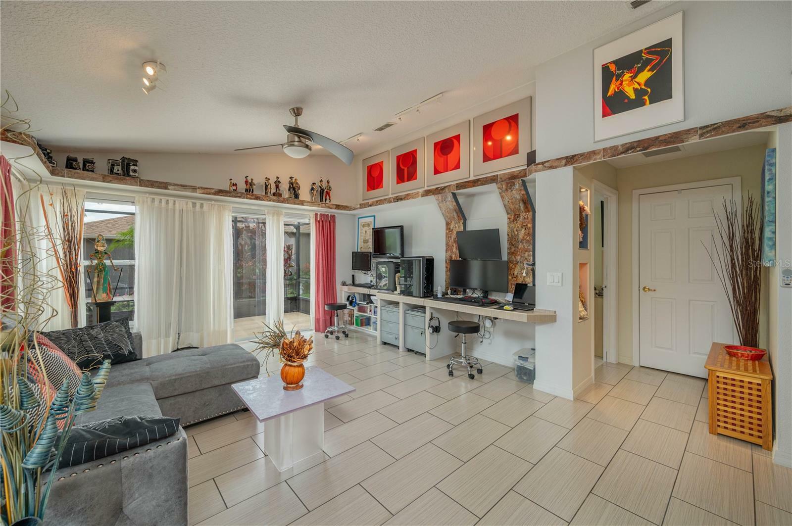 Property Photo:  525 Grand Canal Drive  FL 34759 