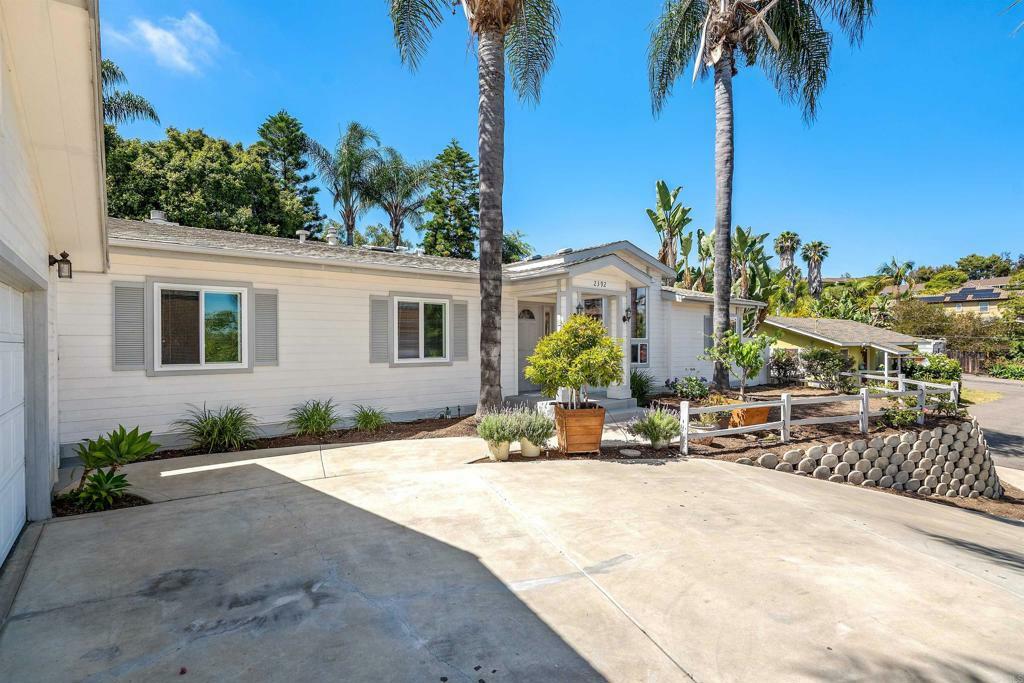 Property Photo:  2392 Ivy Road  CA 92054 