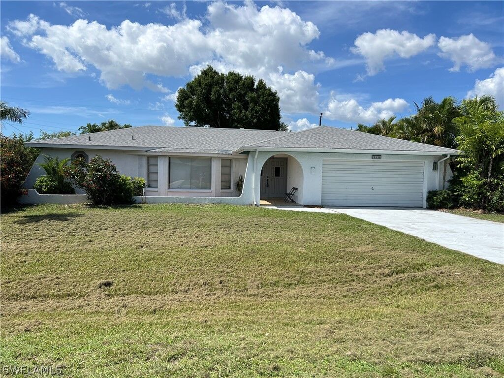 Property Photo:  219 SE 46th Terrace  FL 33904 