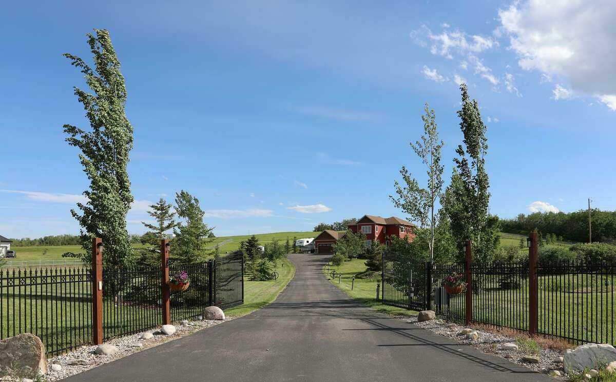 Property Photo: 32015 292 Avenue E AB T1S 4P7