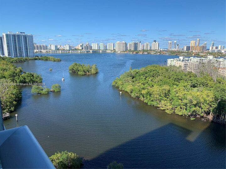 16385 Biscayne Blvd 1418  North Miami Beach FL 33160 photo