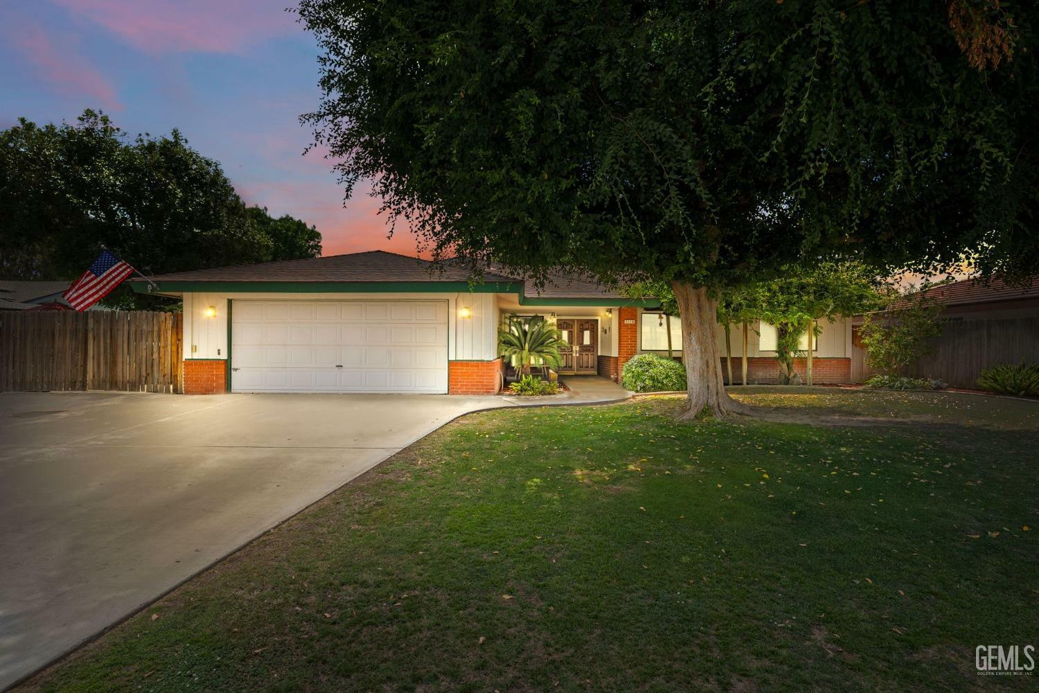 Property Photo:  5116 Ruth Court  CA 93308 