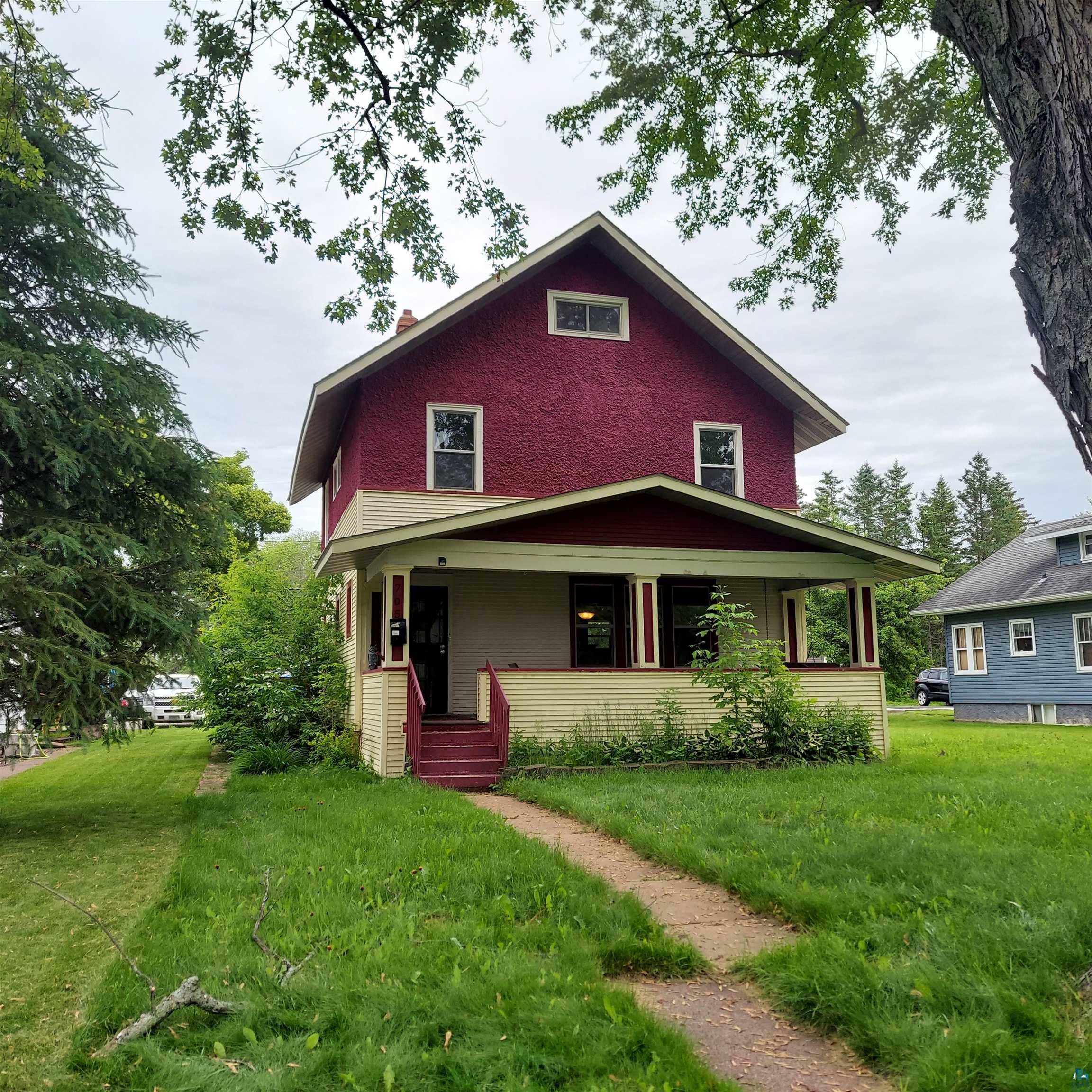 Property Photo: 705 E 7th St WI 54880