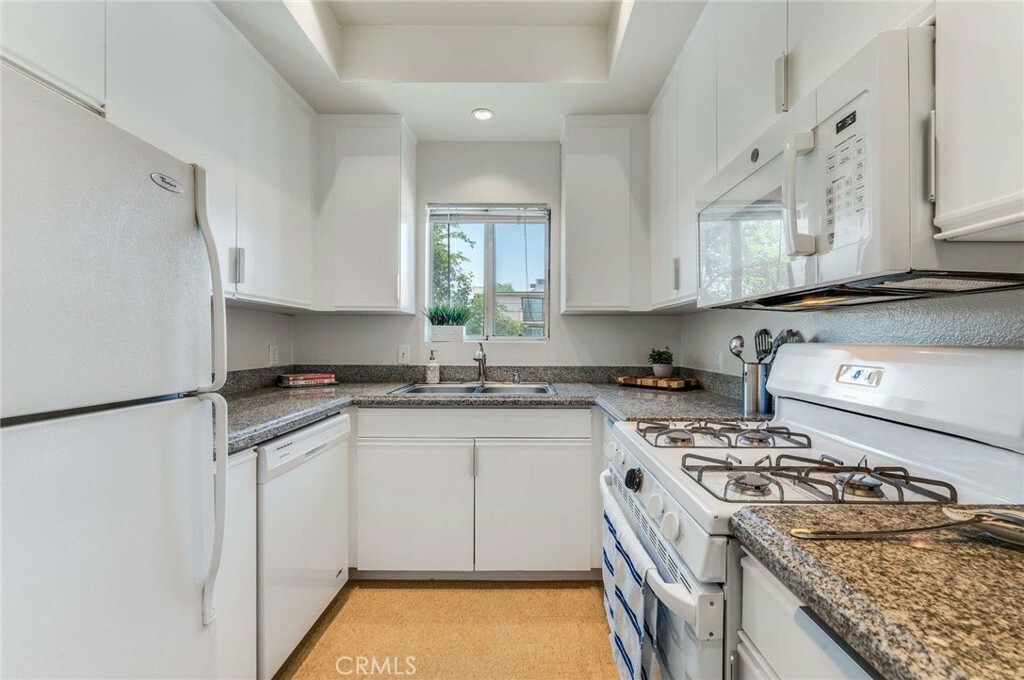 Property Photo:  10706 Victory Boulevard 108  CA 91606 