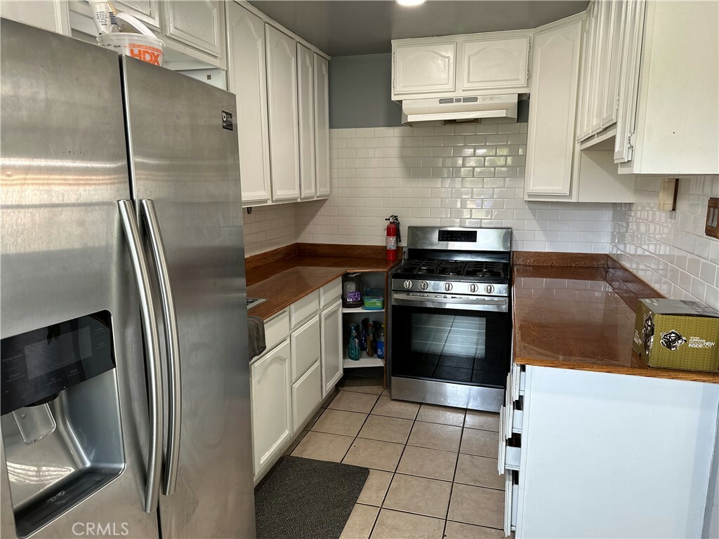 Property Photo:  1704 E 64th Street  CA 90805 