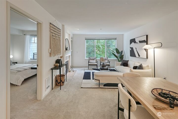 Property Photo:  1525 NW 57th Street 302  WA 98107 