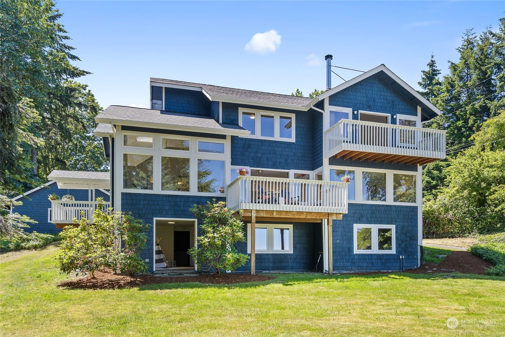 Property Photo:  7960 Grand Avenue NE  WA 98110 