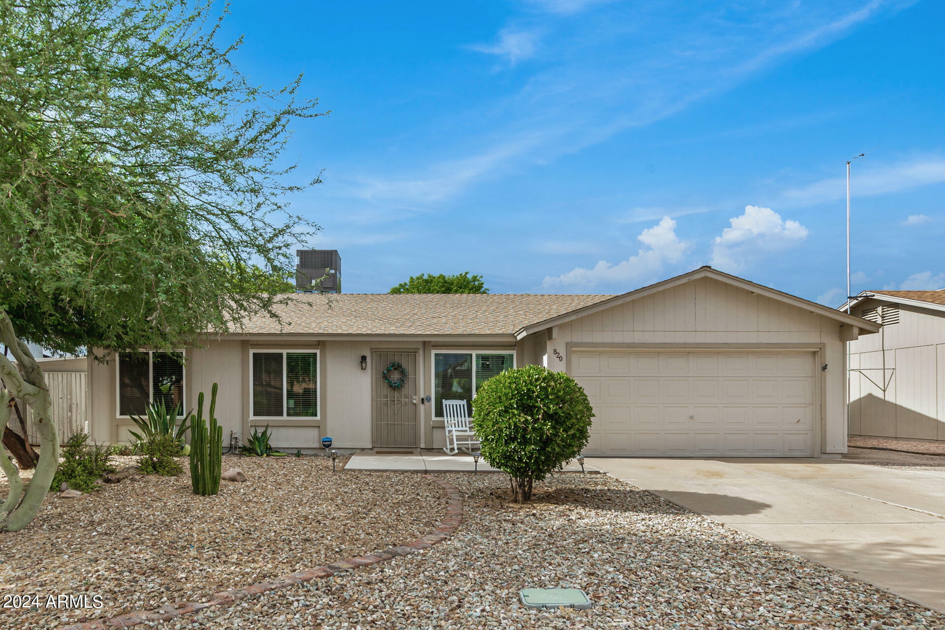 Property Photo:  820 W Hononegh Drive  AZ 85027 