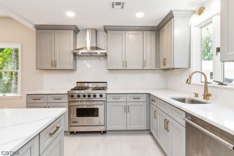 Property Photo: 578 E Passaic Ave NJ 07003