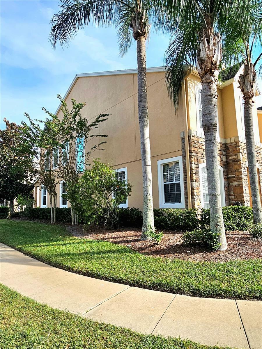 Property Photo:  609 Terrace Spring Drive  FL 32828 