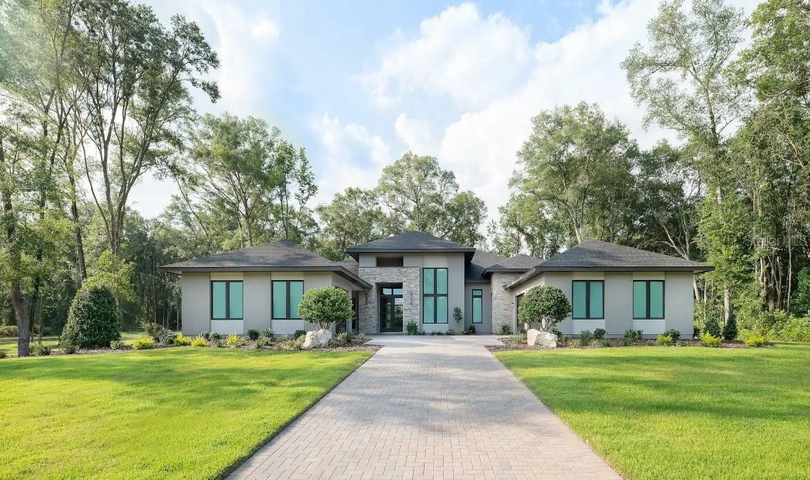 Property Photo: 10960 SW 30th Avenue FL 32608