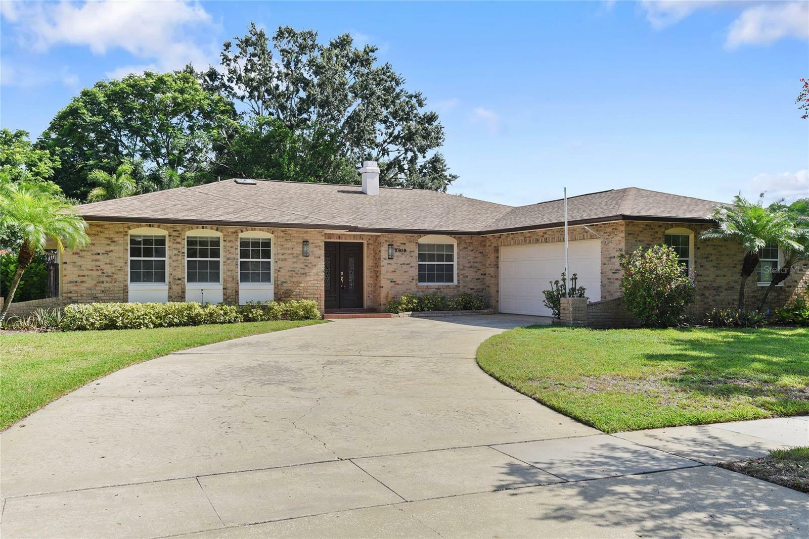 Property Photo:  2919 De Brocy Way  FL 32792 