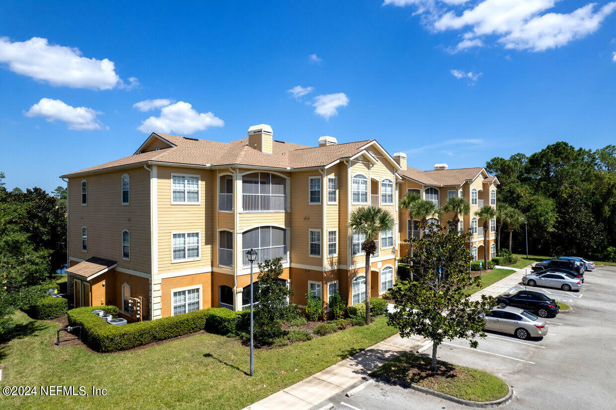 Property Photo:  260 Old Village Center Circle 8201  FL 32084 