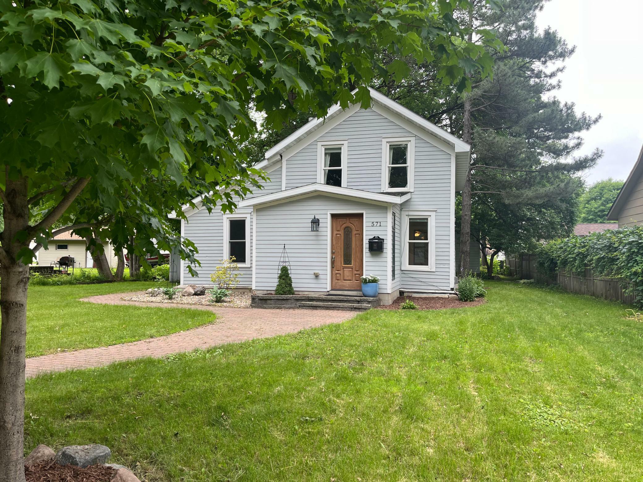 Property Photo:  571 Brown Street SW  MN 55350 