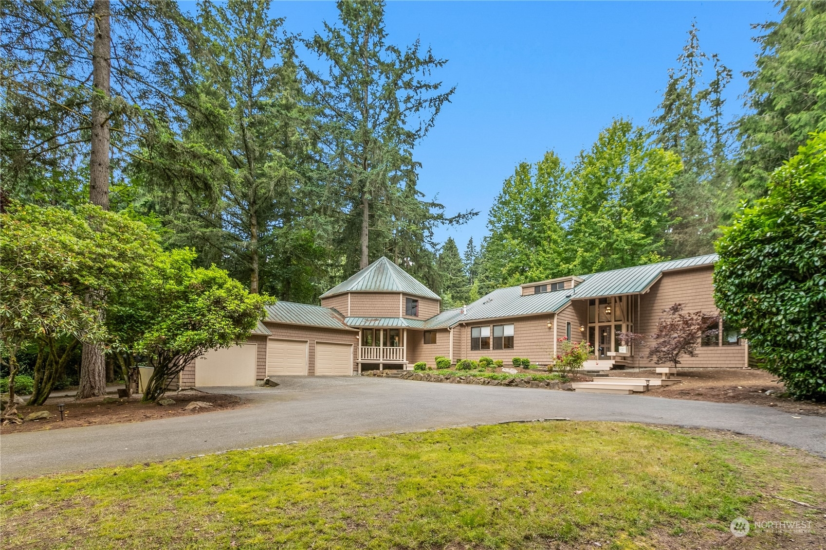 Property Photo:  13520 NE 29th Place  WA 98005 