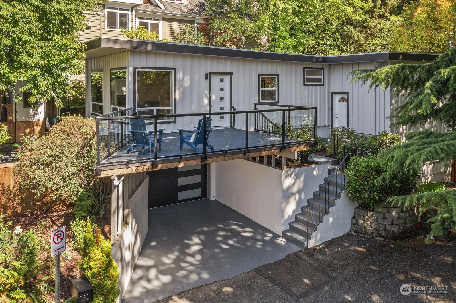 Property Photo: 4626 33rd Avenue W WA 98199