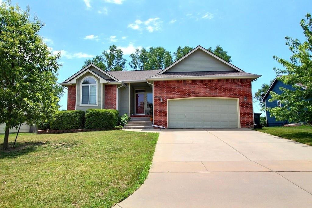 Property Photo:  223 W Waterford Ct  KS 67002 