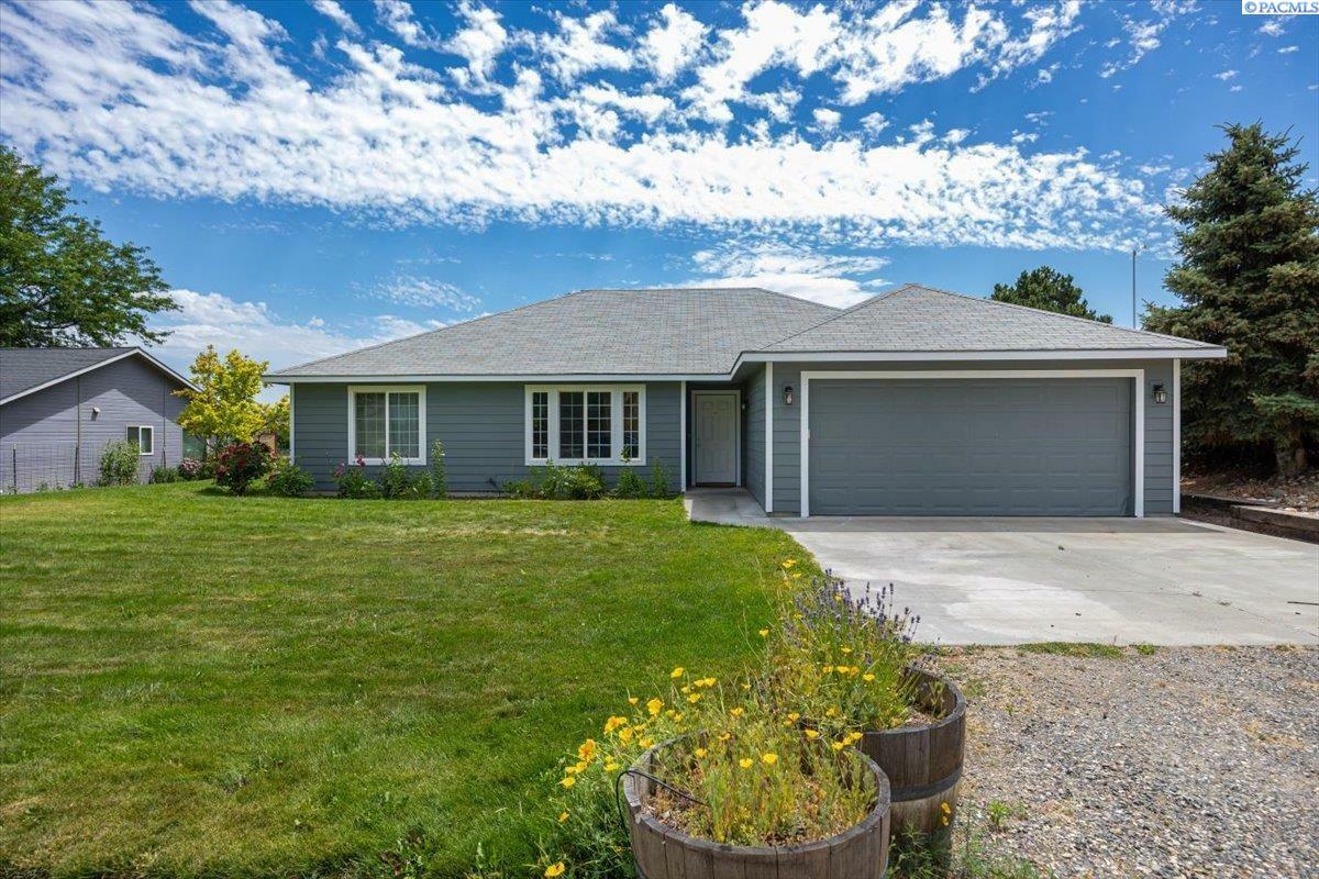 Property Photo:  117 Travis Lane  WA 99338-7316 