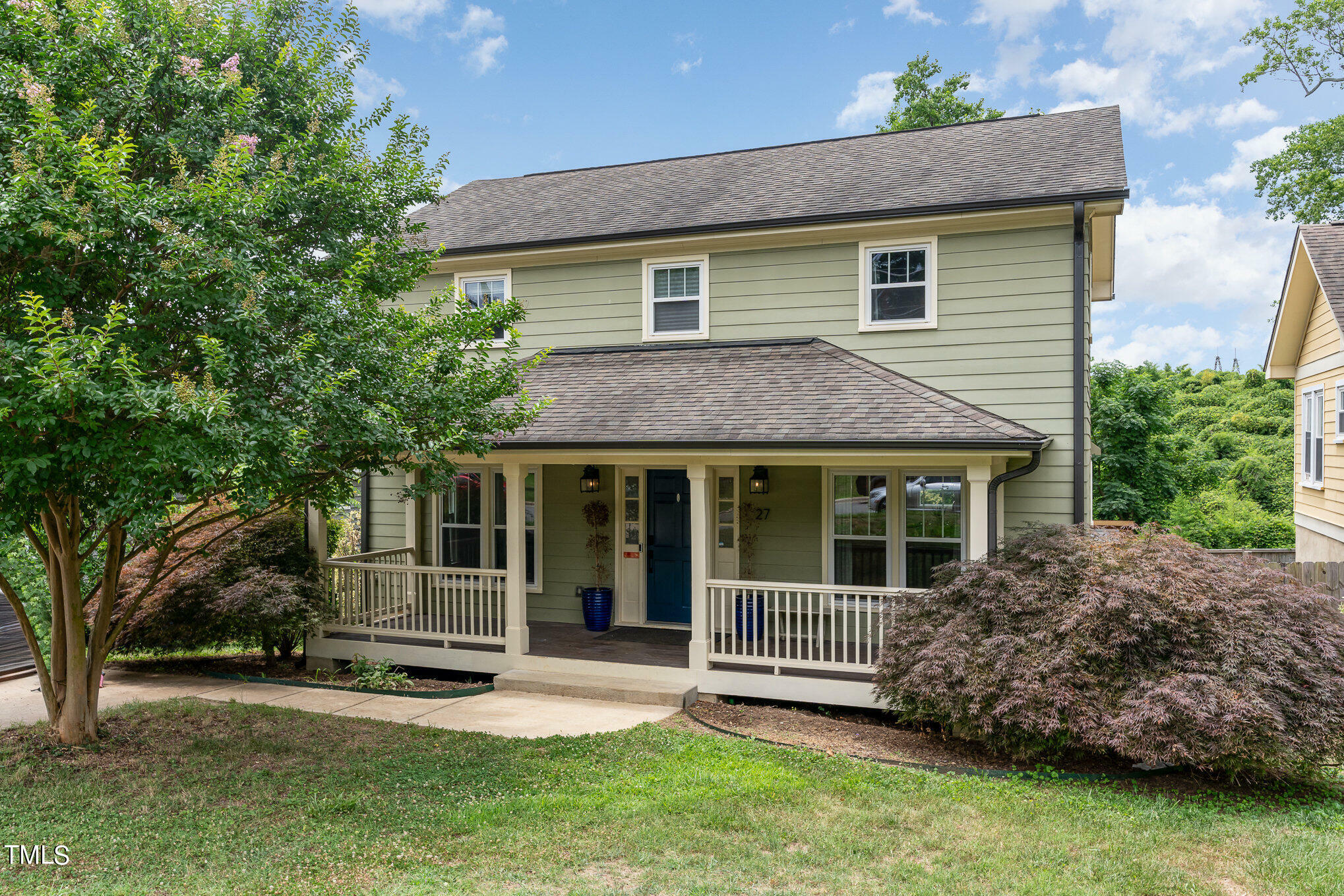 Property Photo:  27 Summit Avenue  NC 27603 