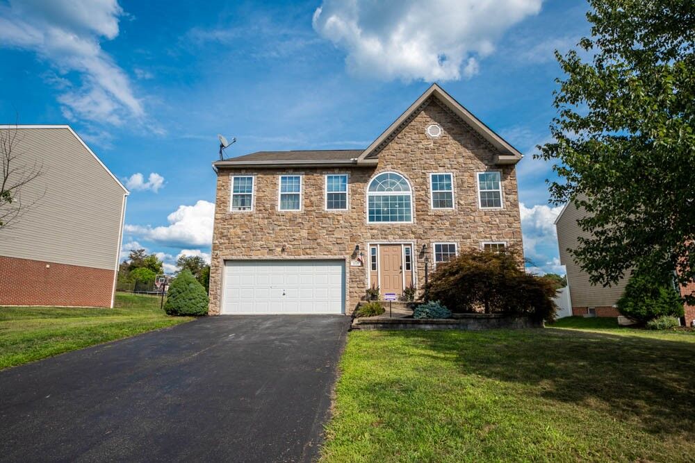 Property Photo:  1119 Shawnee Ridge Dr  PA 15024 