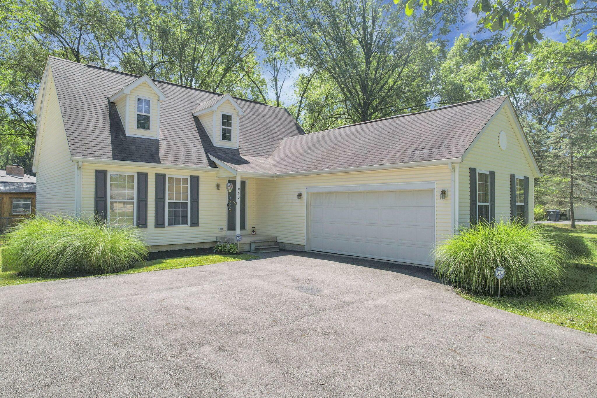 Property Photo:  550 Country Club Road  OH 43213 