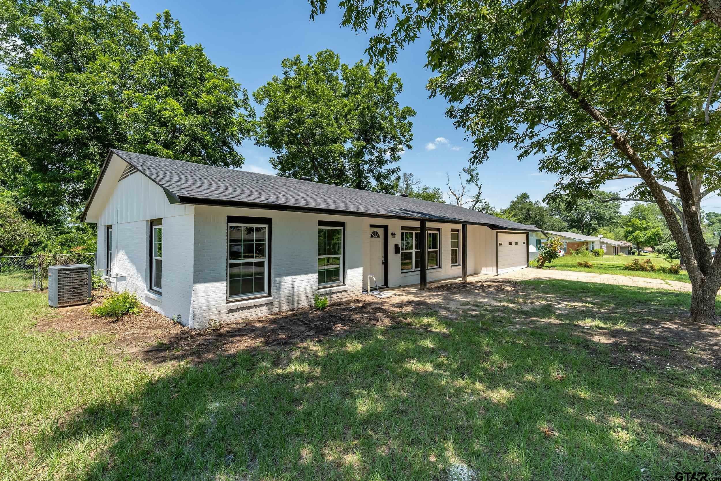 Property Photo:  2115 Crestwood Dr  TX 75701 