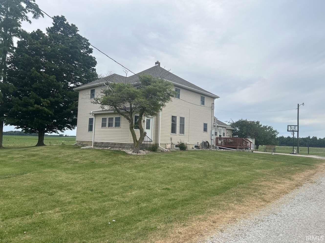 Property Photo:  1594 E 200 N Road  IN 46750 